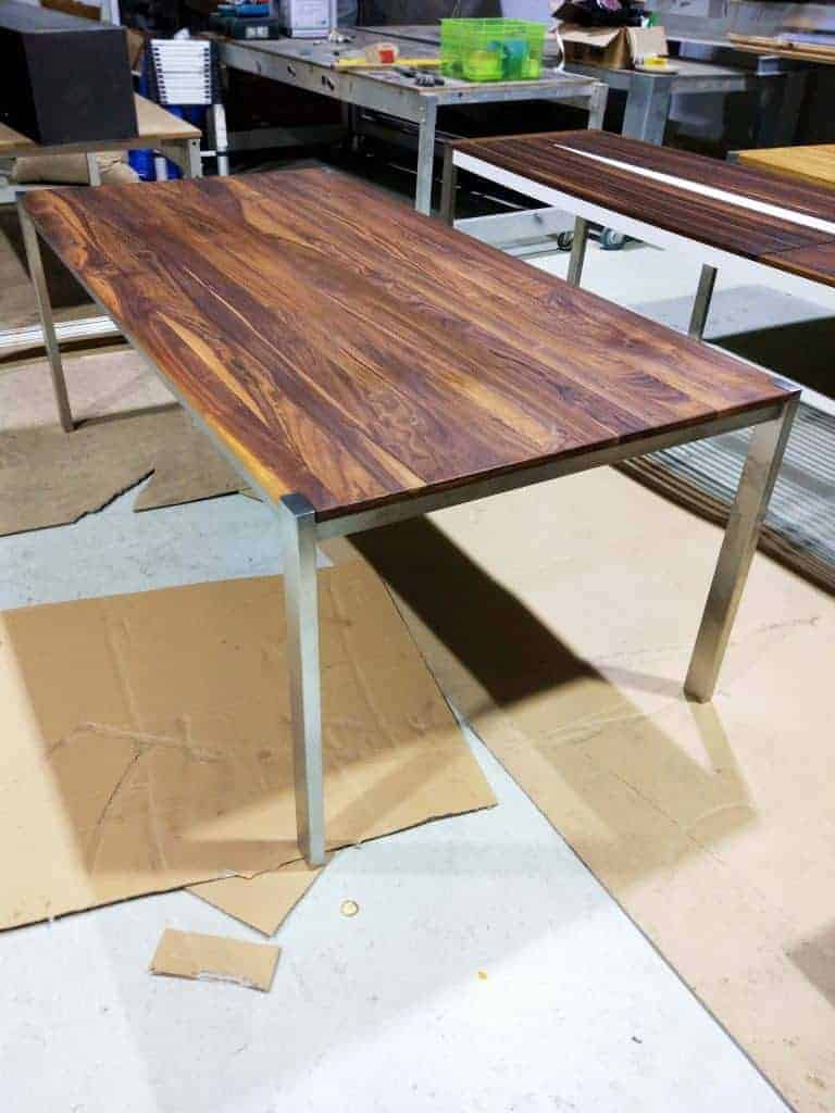 Tisch Ferrum 002 Holz Metall Nussbaum Esstisch Gartentisch Design Mobel Online Shop
