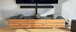 lowboard-tv-weiss-haengend-holz-schwarz-eiche-massiv-metall-modern-massivholz-grau-industrial-design-matt-breit-stahlzart-nach-mass